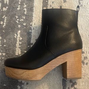 Universal Thread Aggy Boot 👢